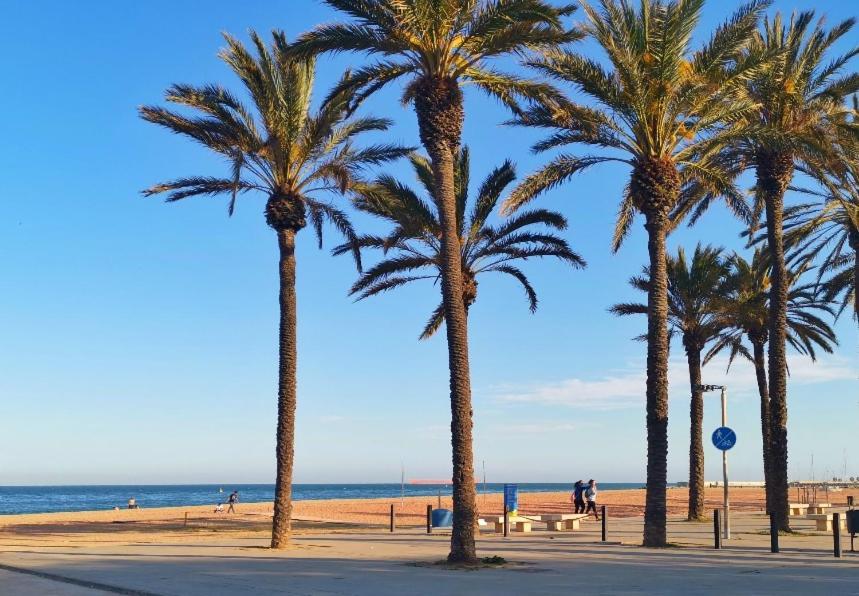 Duplex / Beach 3Min/ Bcn Center 10Min/Tren 2Min Apartment Sant Adria de Besos Exterior photo