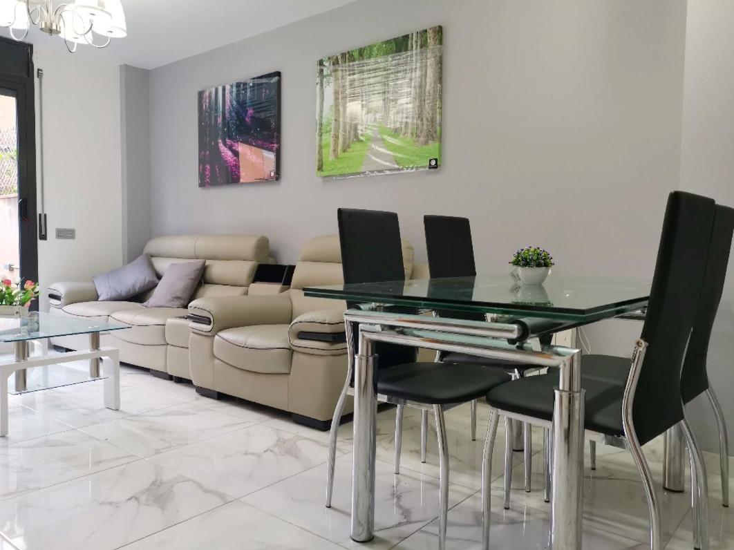 Duplex / Beach 3Min/ Bcn Center 10Min/Tren 2Min Apartment Sant Adria de Besos Exterior photo
